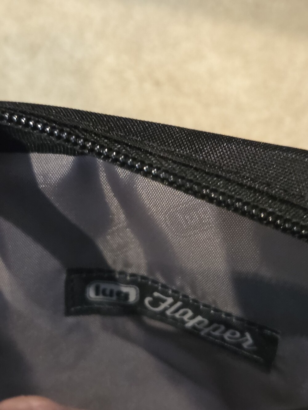 LUG Flapper Black Quilted Crossbody Bag New - Picture 11 of 14